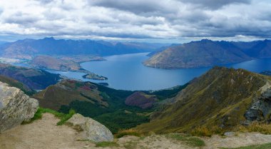 Yeni Zelanda 'daki Queenstown' da Ben Lomond pistinde yürüyüş.