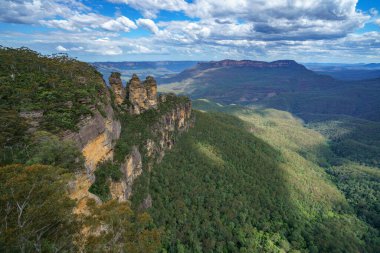 Katoomba 'daki ünlü üç kız kardeş, Blue Mountain Ulusal Parkı, Yeni Güney Galler, Avustralya