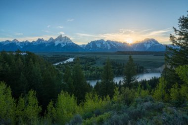 Yılan nehrinde gün batımı, Grand Teton Ulusal Parkı, Wyoming, ABD