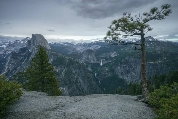 Meia Cúpula Cachoeiras Ponto Geleira Parque Nacional Yosemite Califórnia Eua Fotografias De Stock Royalty-Free