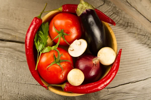 Ripe fresh vegetables in wooden . The icon for healthy eating, diets, weight loss. — Stock Photo, Image