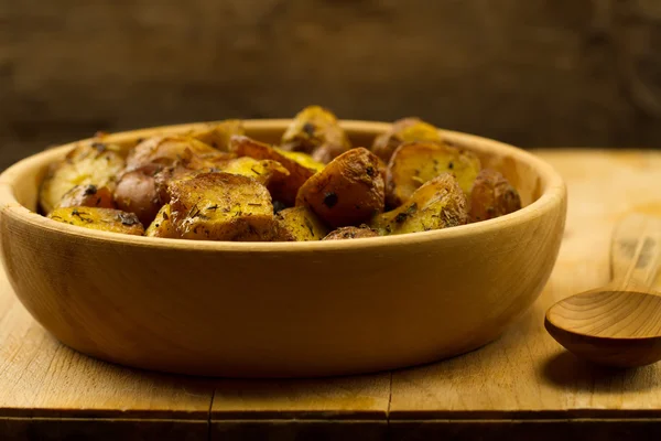Fresh fried potatoes in the frying pan — Stock Photo, Image
