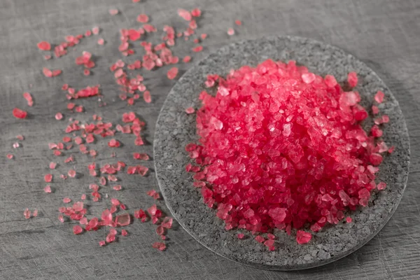 Himalayan pink salt in wooden scoop — Stock Photo, Image