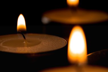 Ahşap aroma mum ile güzel Spa kompozisyon. Tedavi, Aromaterapi