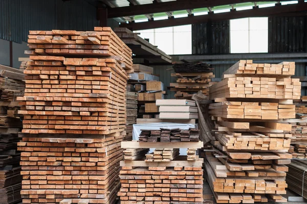 Hout Opgeslagen Voor Optimale Droging Stockafbeelding