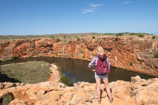 Kvinna Outback Yardie Creek Exmouth Australien — Stockfoto