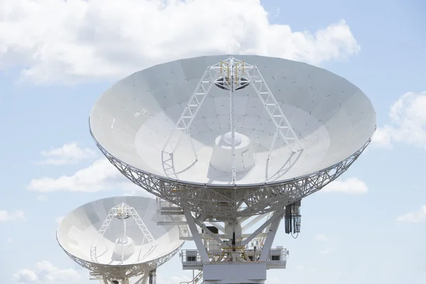 Placas de telescopio astronómico en el cielo azul —  Fotos de Stock