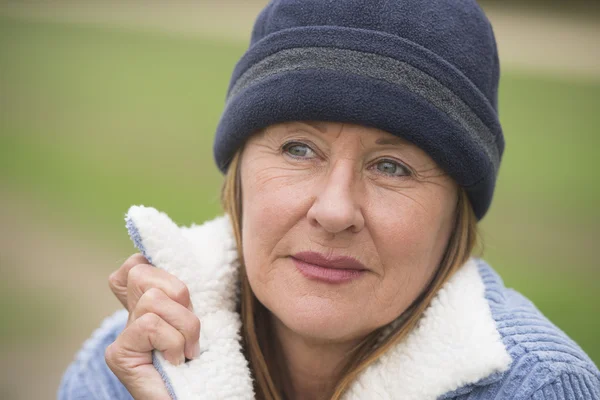 Confident senior woman warm autumn clothes — Stock Photo, Image