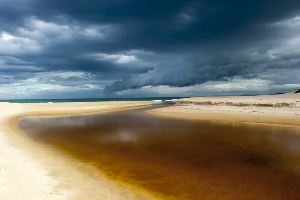 Vento tempo tempestade formação nuvem oceano praia — Fotografia de Stock