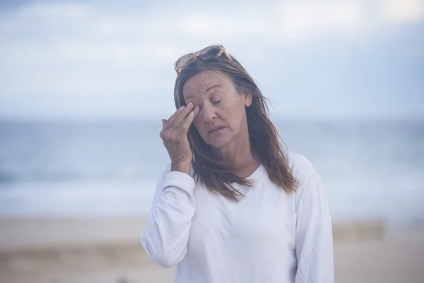 Düşünceli kadın menopoz stres — Stok fotoğraf