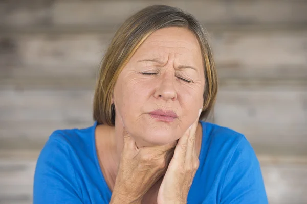 Woman in pain with throat ache from flu — Stock Photo, Image