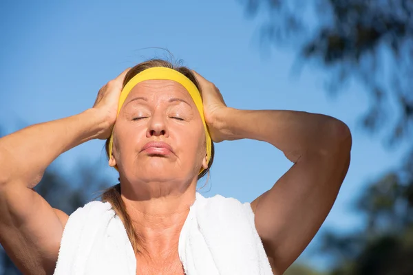 Actieve sportieve bezwete volwassen vrouw — Stockfoto