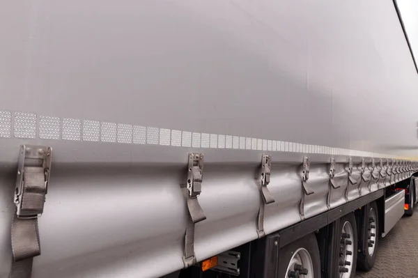 Lkw Verkehr Blick Auf Die Plane Die Den Sattelauflieger Des — Stockfoto