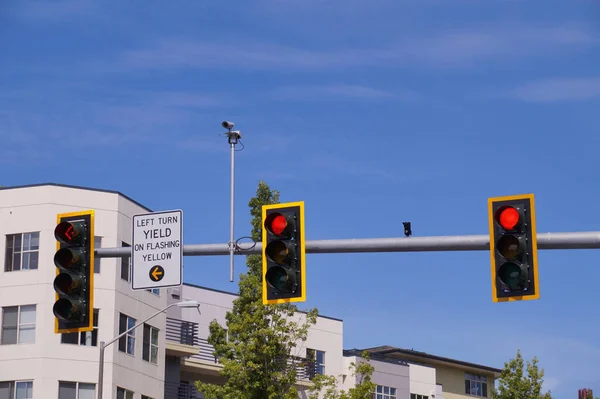 Estados Unidos Semáforos Intersección Calles Ciudad Sistema Vigilancia Del Tráfico —  Fotos de Stock