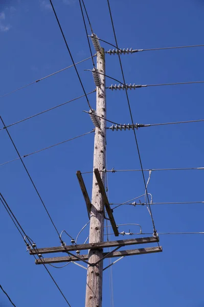 Klassieke Houten Paal Met Elektrische Installaties Verenigde Staten — Stockfoto