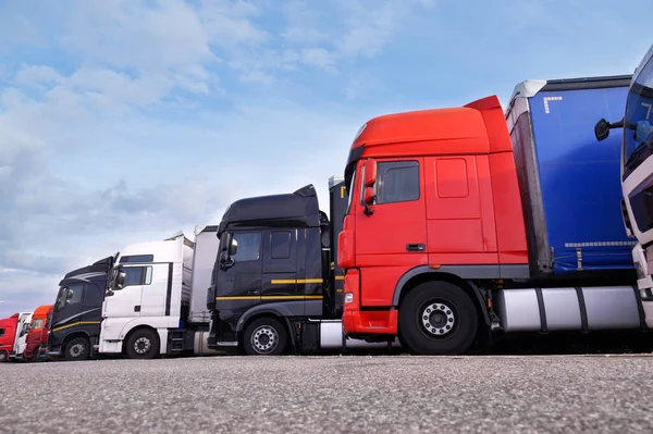 Wpływ Pandemii Zamknięcie Transportu Rząd Ciężarówek Parkingu — Zdjęcie stockowe