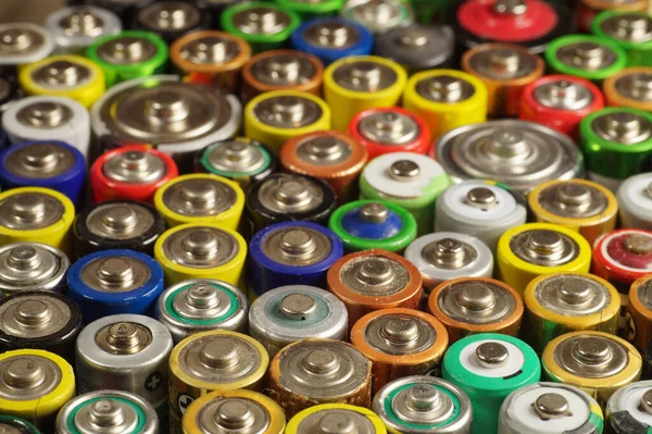 Reciclagem Dezenas Tipos Tamanhos Cores Baterias Acumuladores Usados — Fotografia de Stock