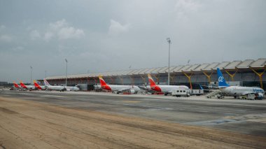 Madrid, İspanya - Kasım 06, 2020: Madrid-Barajas Adolfo Suarez havaalanı, İspanya