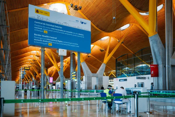 Madrid Bajaras Spanien December 2020 Sign Covid Testing Bajaras Terminal — Stockfoto