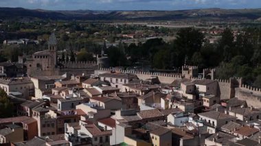 İspanya 'nın tarihi merkezi Toledo' nun insansız hava aracı görüntüsü