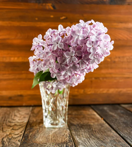 Ramas Lila Jarrón Cristal Sobre Fondo Madera — Foto de Stock