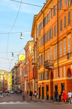 Modena, İtalya - Eylül 2018. Modena şehir merkezinin güzel mimarisi.