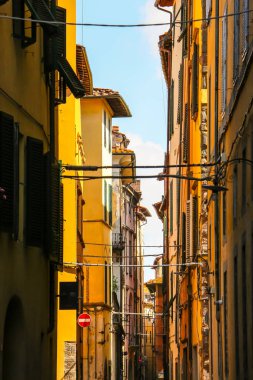 Lucca, İtalya - Eylül 2018. Lucca şehir merkezinin güzel mimarisi.