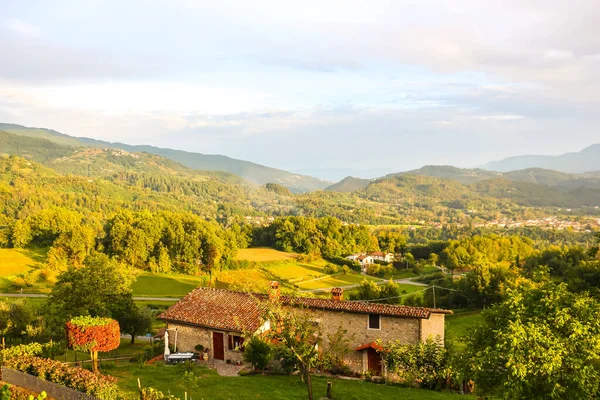 Schöne Landschaft Italienischen Nischen Bei Castiglione Garfagnana — Stockfoto