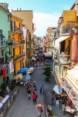Manarola, İtalya - Eylül 2018. Manarola 'nın güzel manzarası, La Spezia, Liguria, İtalya' da bir köy..