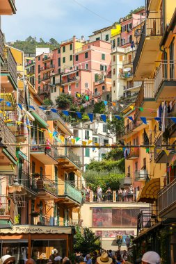 Manarola, İtalya - Eylül 2018. Manarola 'nın güzel manzarası, La Spezia, Liguria, İtalya' da bir köy..