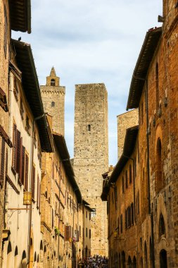 San Gimignano, İtalya - Eylül 2018. San Gimignano 'nun güzel mimarisi, Toscana bölgesinde küçük bir şehir..