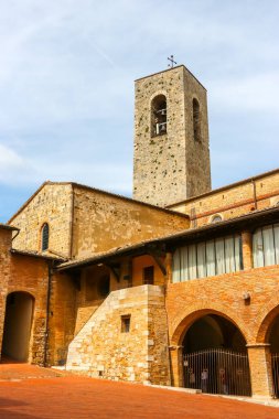 San Gimignano, İtalya - Eylül 2018. San Gimignano 'nun güzel mimarisi, Toscana bölgesinde küçük bir şehir..