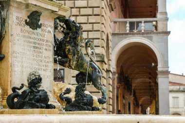 Faenza, İtalya - Eylül 2018. Faenza şehir merkezinin güzel mimarisi.