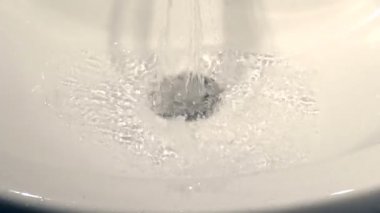 ağır çekim banyo lavabo