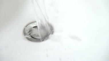 ağır çekim banyo lavabo. Yakın çekim