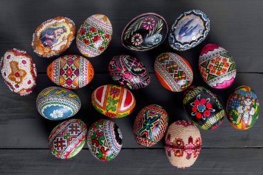 Boyalı Paskalya yumurtaları, geleneksel Paskalya kutlaması.