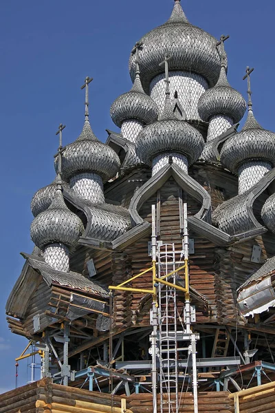 Kizhi Rusland Echt 2014 Pogost Zicht Transfiguratie Kerk Tijdens Restauratiewerkzaamheden — Stockfoto