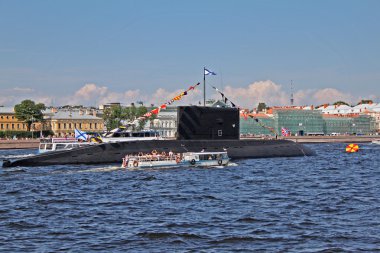 Günde Rusya donanmasının denizaltı