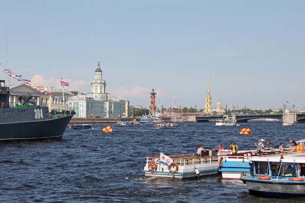 St. Petersburg in the Day Of The Navy Of Russia — Stock Photo, Image