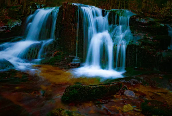 Riacho Selvagem Com Pedras Cachoeira Nas Montanhas Jeseniky Europa Oriental — Fotografia de Stock