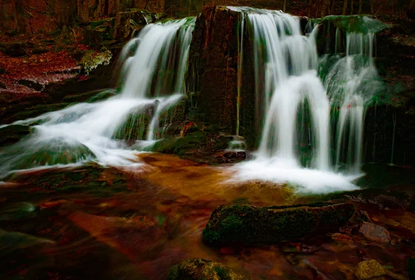 Riacho Selvagem Com Pedras Cachoeira Nas Montanhas Jeseniky Europa Oriental — Fotografia de Stock