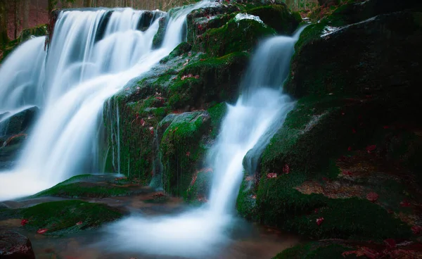 Riacho Selvagem Com Pedras Cachoeira Nas Montanhas Jeseniky Europa Oriental — Fotografia de Stock