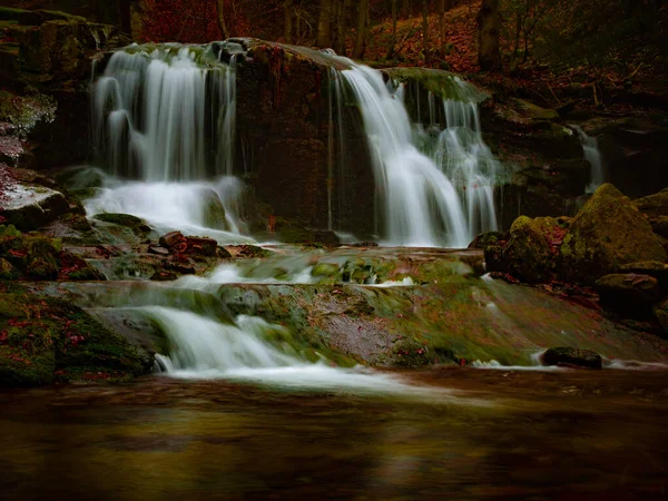 Riacho Selvagem Com Pedras Cachoeira Nas Montanhas Jeseniky Europa Oriental — Fotografia de Stock