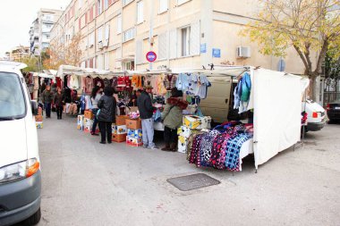 Sokak Pazarı, Atina, Yunanistan, Aralık 12018.
