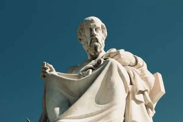Άγαλμα Του Αρχαίου Έλληνα Φιλοσόφου Πλάτωνα Στην Αθήνα — Φωτογραφία Αρχείου