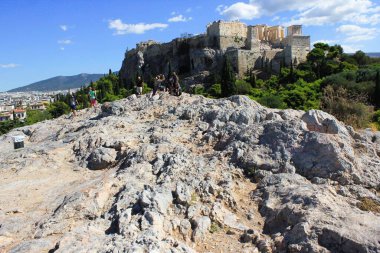 9 Ekim 2020, Atina, Yunanistan 'daki Areopagus tepesinden Akropolis Tepesi manzarası.