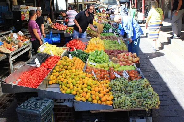 Grönsaker Och Frukt Till Salu Gatumarknaden Aten Grekland Oktober 2020 — Stockfoto