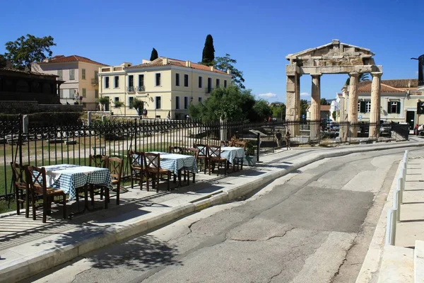 Grecia Atene Ottobre 2020 Sedie Vuote Tavoli Ristorante Tradizionale Nel — Foto Stock