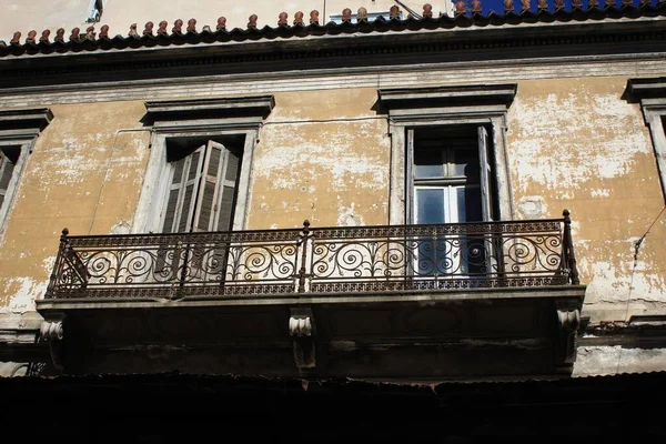 Balkon Starego Opuszczonego Budynku Centrum Aten Grecja Października 2020 — Zdjęcie stockowe