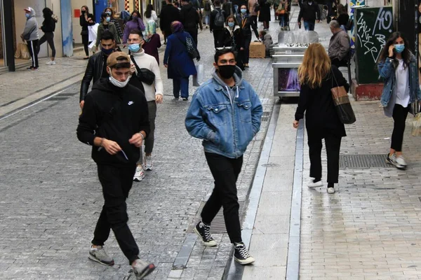Menschen Auf Der Ermou Straße Zentrum Von Athen Nach Der — Stockfoto